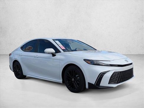 New 2026 Toyota Camry SE image 6