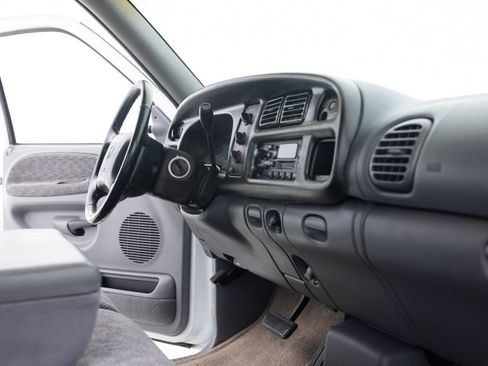 Used 2000 Dodge Ram 1500 Truck 2WD Quad Cab image 31