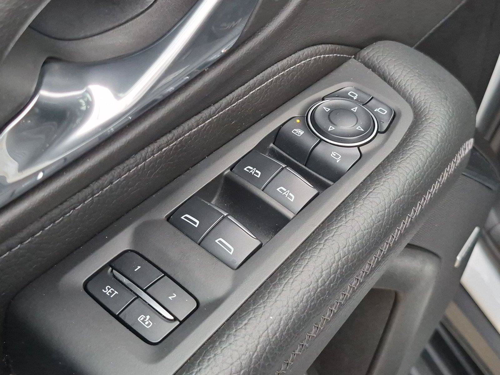 Used 2024 GMC Yukon Denali RWD image 25