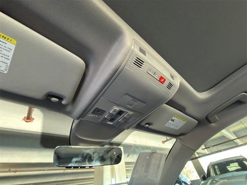 New 2026 Volkswagen Taos SE image 21