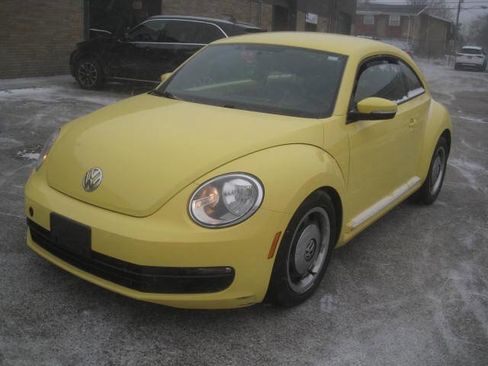 Used 2013 Volkswagen Beetle 2.5 image 1