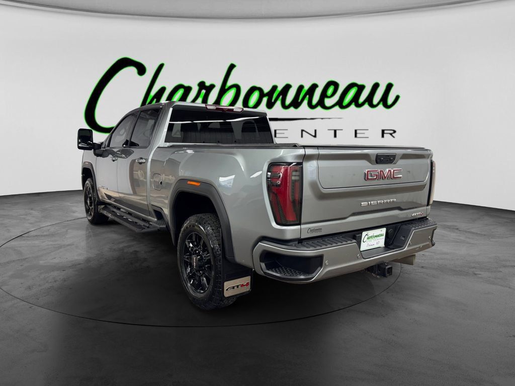 Used 2024 GMC Sierra 2500 AT4 AWD/4WD image 3