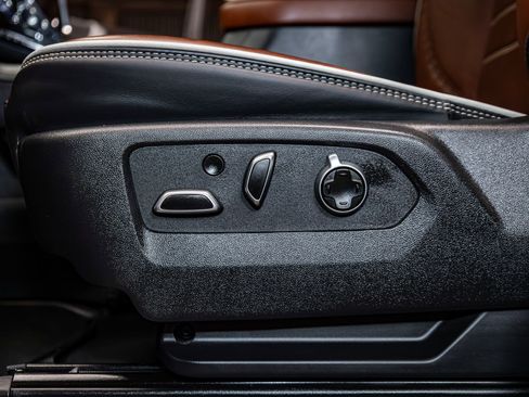 Used 2025 GMC Sierra 3500 Denali Ultimate image 22