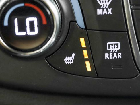 Used 2022 Chevrolet Traverse LT w/ LPO, Floor Liner Package AWD/4WD image 31
