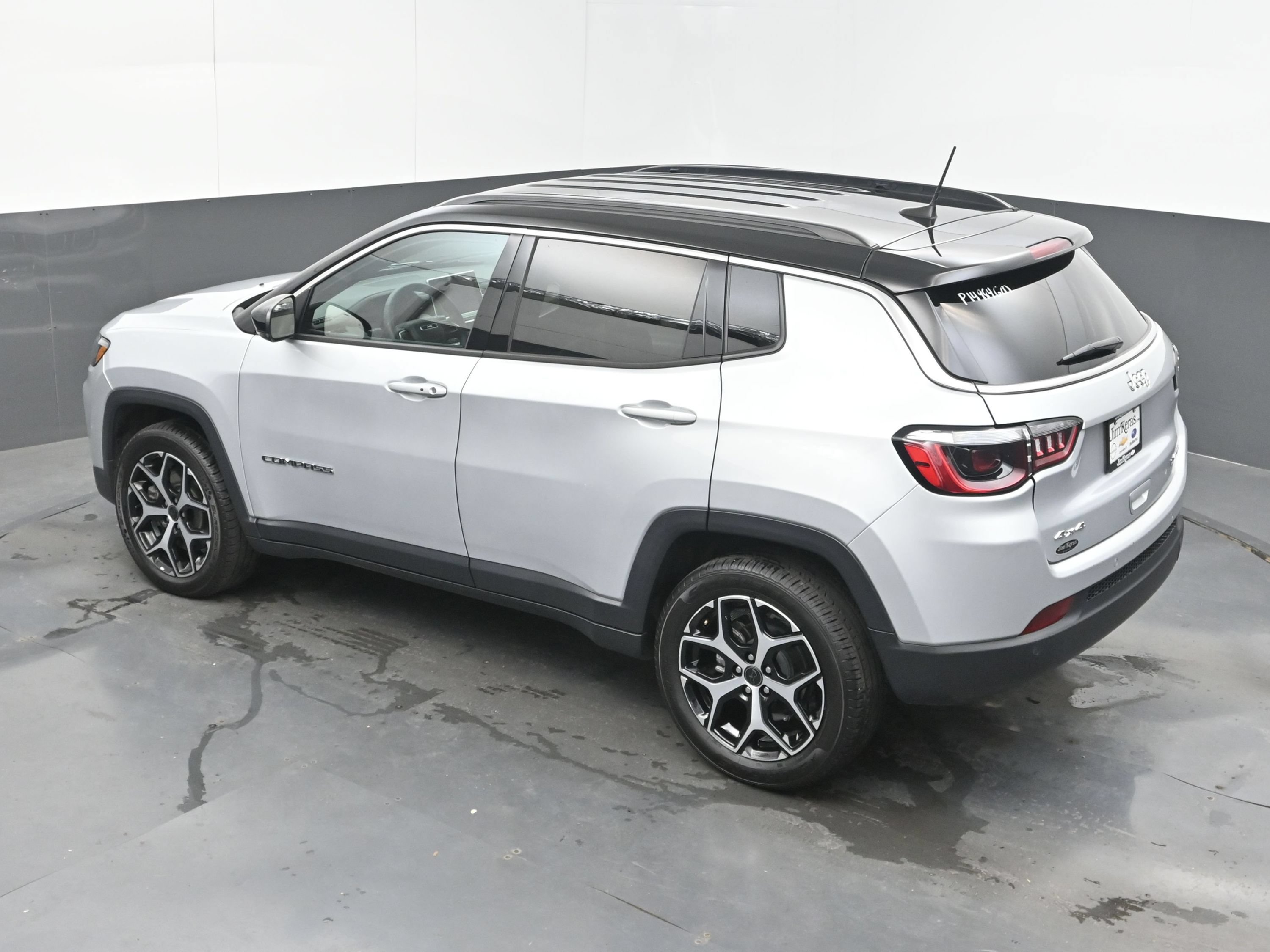 Used 2025 Jeep Compass Limited AWD/4WD image 36