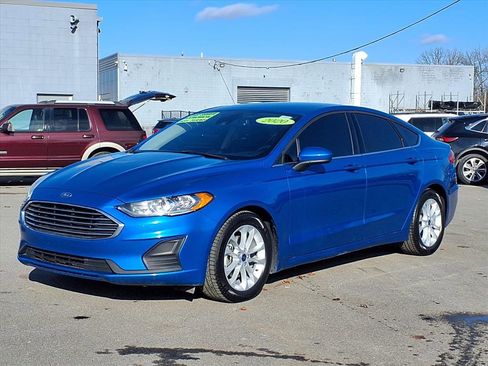 Used 2020 Ford Fusion SE image 1