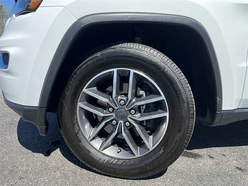Used 2019 Jeep Grand Cherokee Limited w/ Luxury Group II AWD/4WD image 14