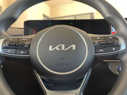 Used 2025 Kia K5 LXS image 27