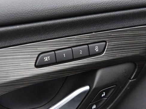 Used 2024 GMC Terrain SLT image 10