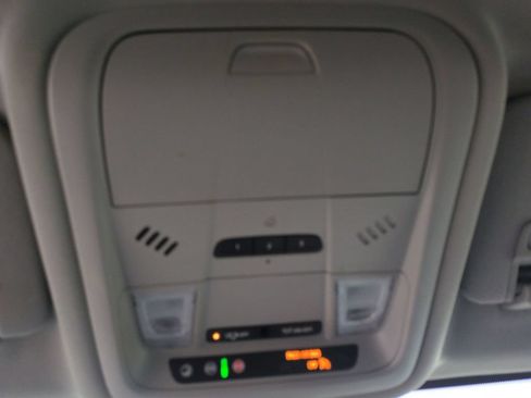 Used 2021 Chevrolet Equinox LT w/ Driver Convenience Package FWD image 19
