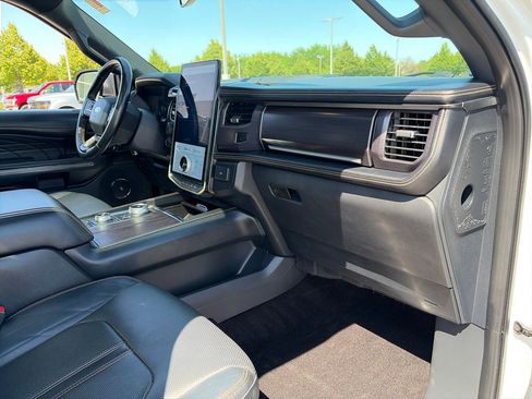 Used 2022 Ford Expedition Platinum AWD/4WD image 10