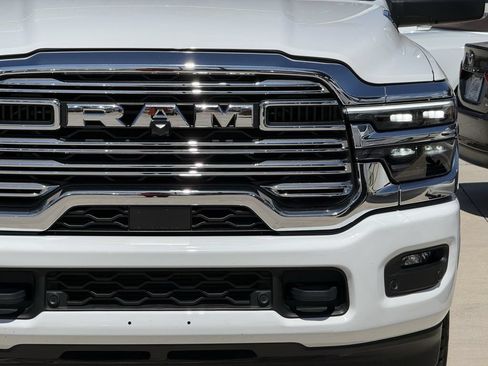 Used 2026 RAM 2500 Laramie AWD/4WD image 8
