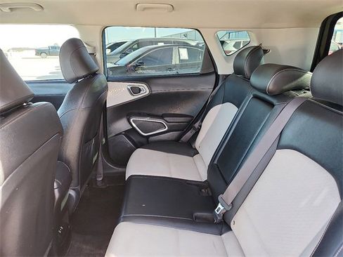 Used 2023 Kia Soul GT-Line image 9