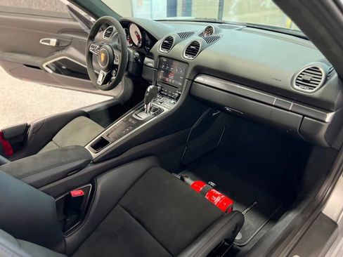 Used 2022 Porsche 718 Cayman GTS w/ Premium Package image 20