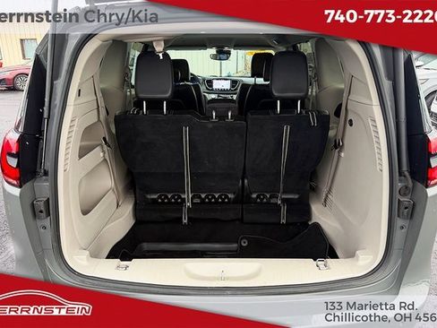 Used 2023 Chrysler Pacifica Touring-L w/ Road Tripper Package image 24