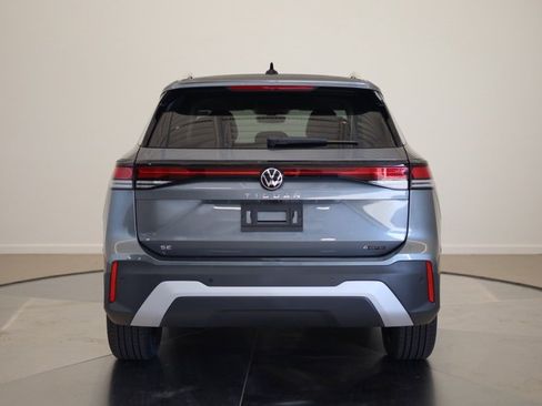New 2025 Volkswagen Tiguan SE image 4