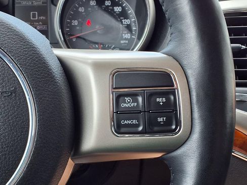 Used 2012 Jeep Grand Cherokee Overland AWD/4WD image 17
