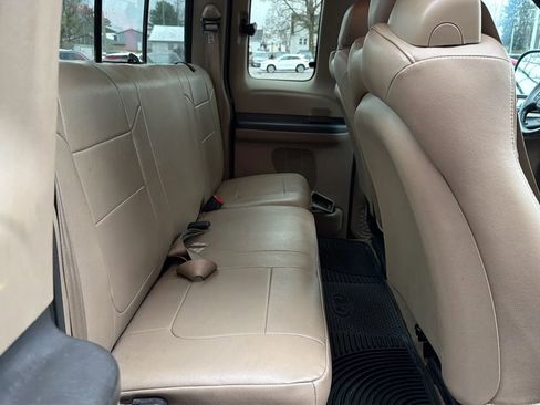 Used 2005 Ford F350 Lariat image 16