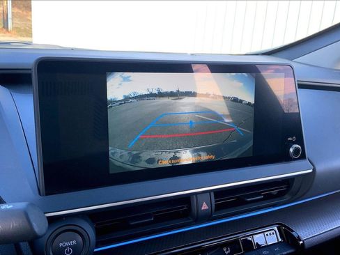 Used 2024 Toyota Prius XLE image 20