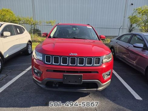 Used 2018 Jeep Compass Latitude w/ Popular Equipment Group AWD/4WD image 2