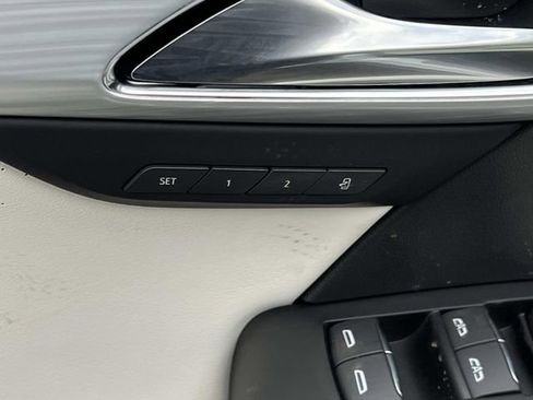 New 2026 Buick Envision Avenir image 17