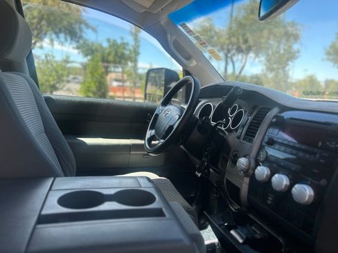 Used 2012 Toyota Tundra 4x4 CrewMax w/ Tow Pkg image 19
