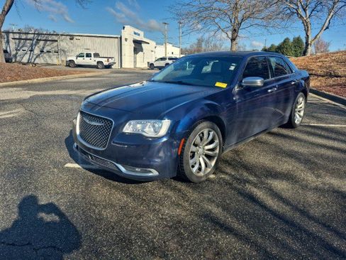 Used 2015 Chrysler 300 C Platinum w/ Light Group image 3