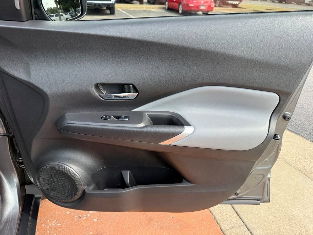 Used 2023 Nissan Kicks SR w/ SR Premium Package FWD image 20