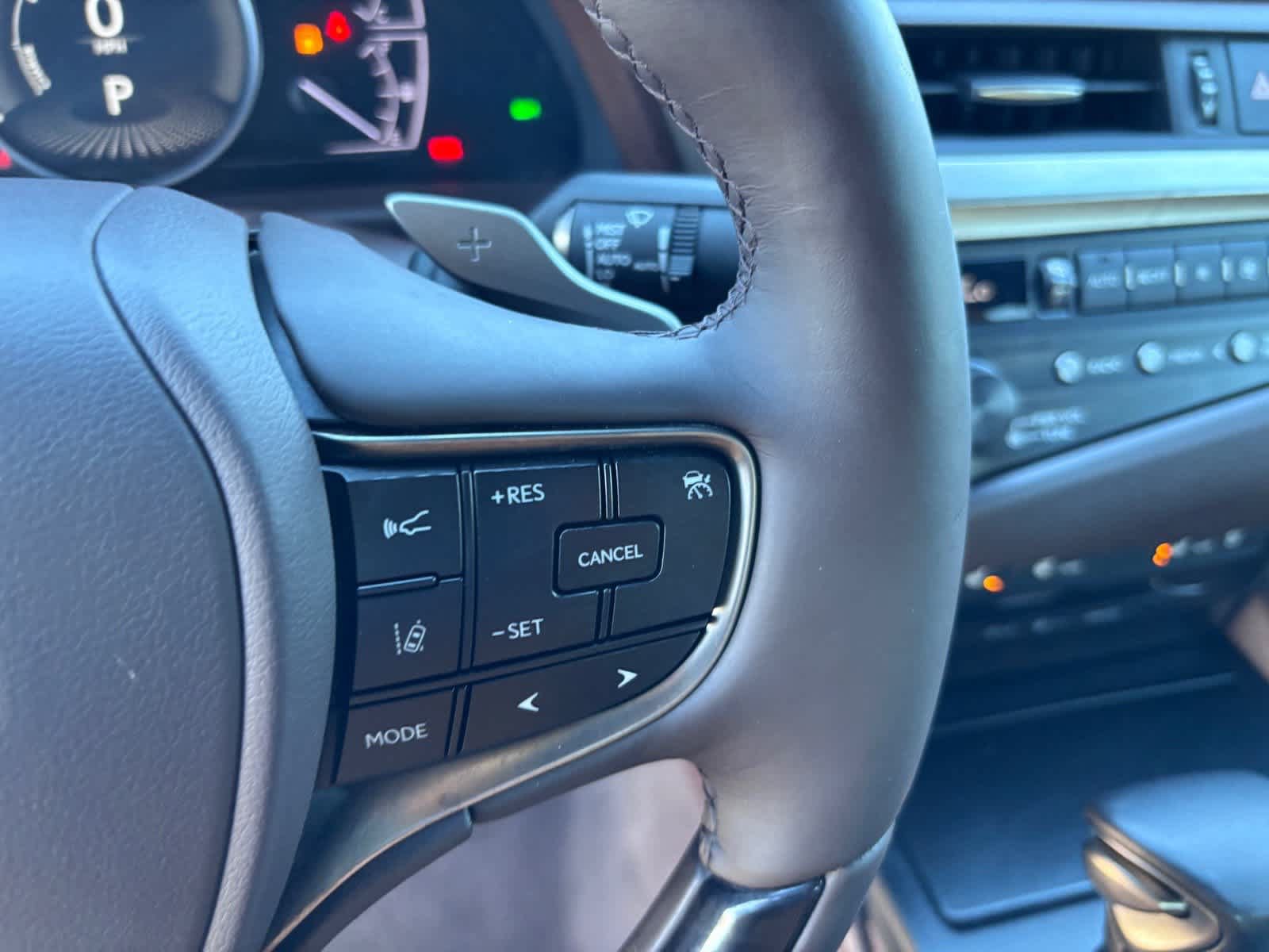 Used 2019 Lexus ES 300h w/ Premium Package FWD image 26