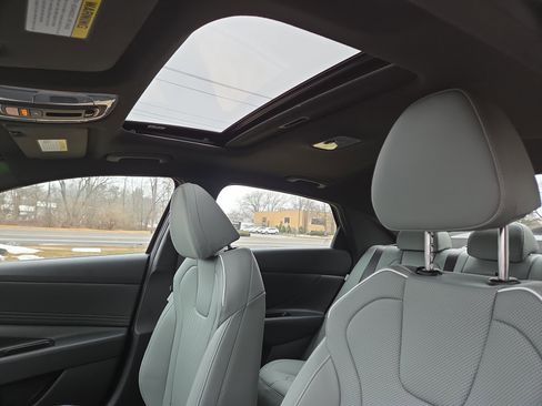 New 2026 Hyundai Elantra Limited image 29