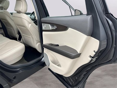 Used 2020 Lincoln Nautilus Reserve w/ Equipment Group 202A image 19