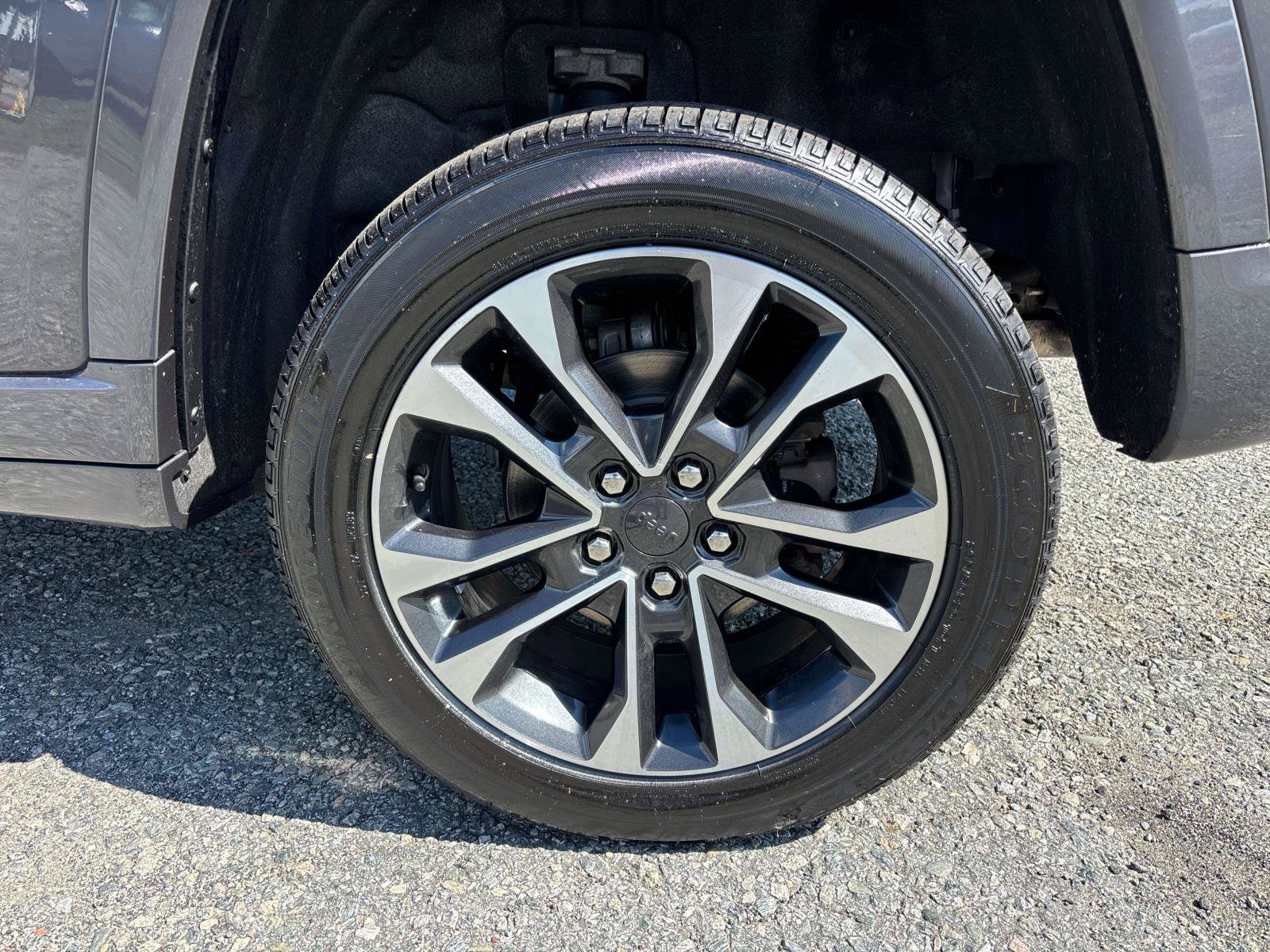 Used 2022 Jeep Grand Cherokee Overland AWD/4WD image 9