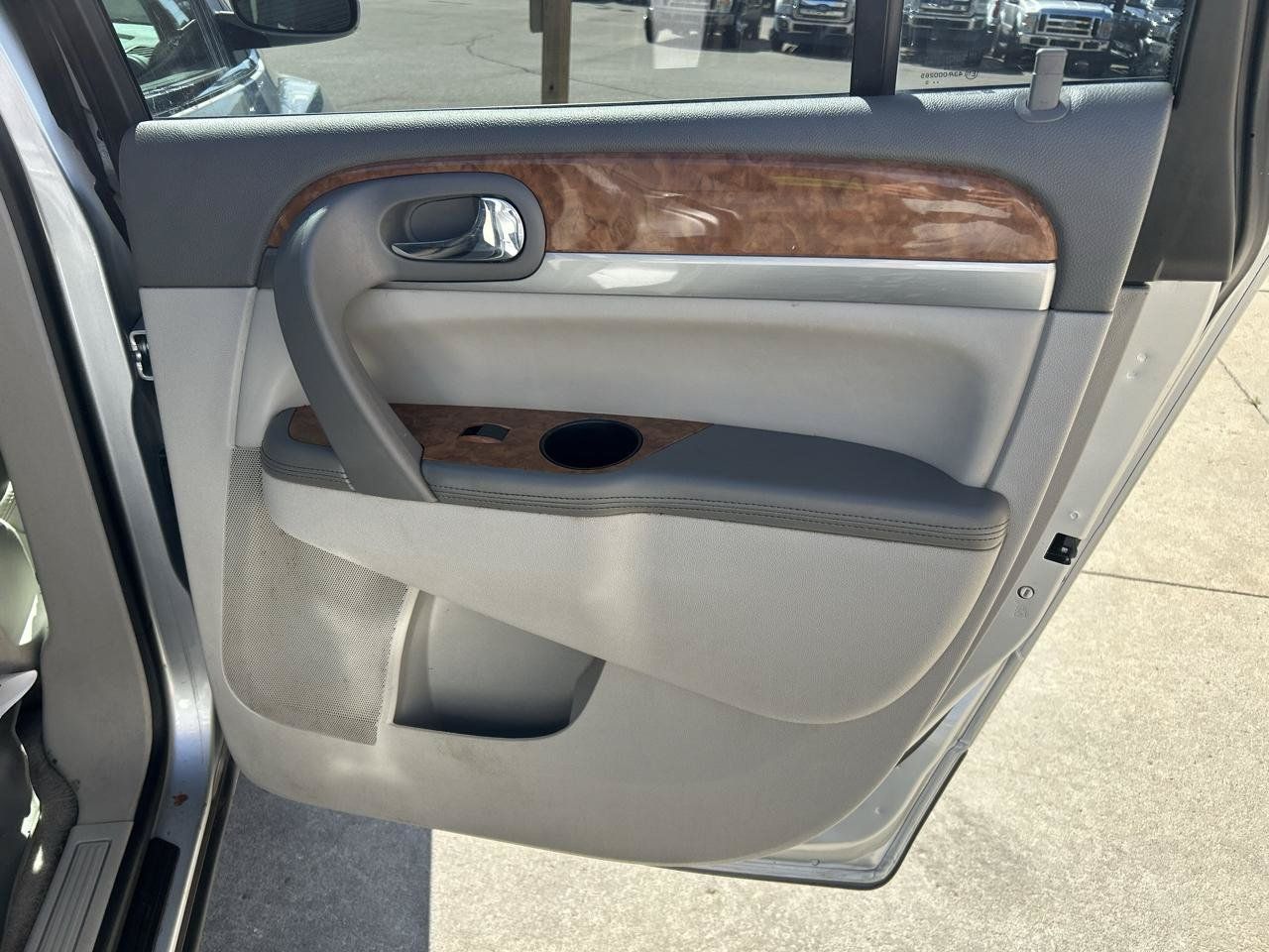 Used 2011 Buick Enclave CXL FWD image 15