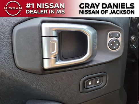 Used 2019 Jeep Wrangler Unlimited Sahara AWD/4WD image 12