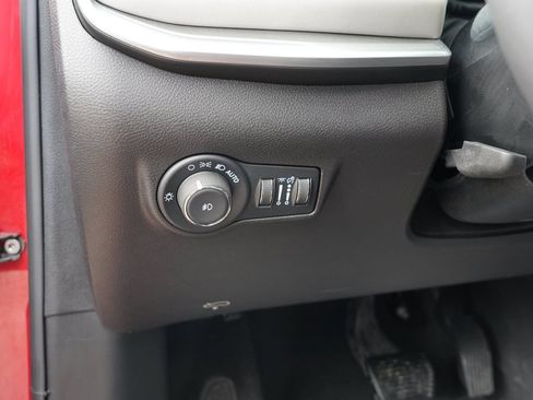 Used 2025 Jeep Compass Limited AWD/4WD image 17