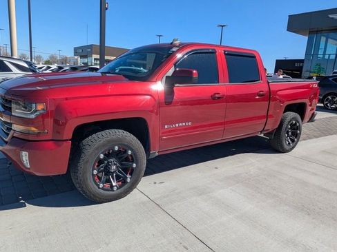 Used 2018 Chevrolet Silverado 1500 LT image 1