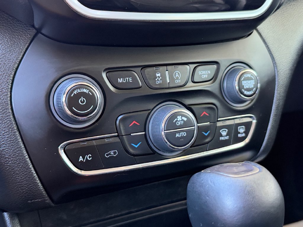 Certified 2020 Jeep Cherokee Limited AWD/4WD image 17