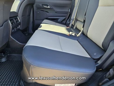 Certified 2025 Lexus GX 550 w/ Accessory Package (CT) image 13