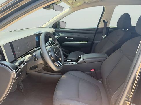 Used 2025 Hyundai Tucson SE FWD image 7