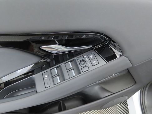 Certified 2025 Land Rover Range Rover Evoque S image 23