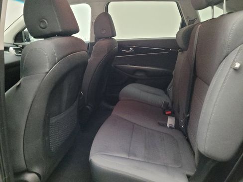 Used 2020 Kia Sorento LX FWD image 18