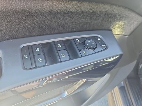 Used 2025 Nissan Pathfinder SV AWD/4WD image 9