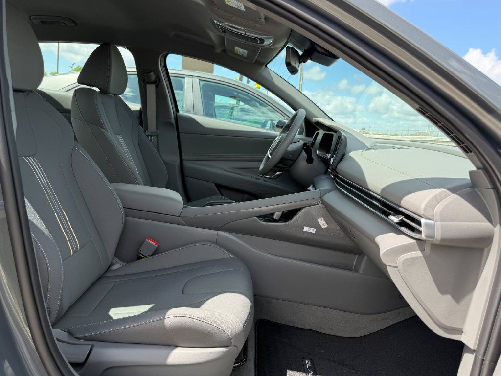Used 2026 Hyundai Elantra SEL Sport Premium FWD image 24