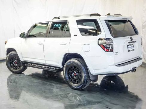 Used 2021 Toyota 4Runner SR5 Premium w/ Moonroof Package AWD/4WD image 9