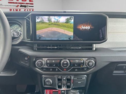 New 2025 Jeep Gladiator Willys image 17