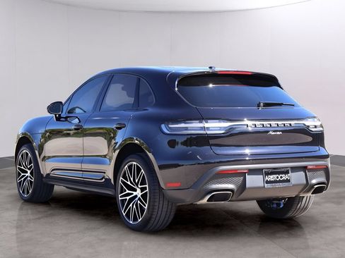 Certified 2025 Porsche Macan AWD/4WD image 3