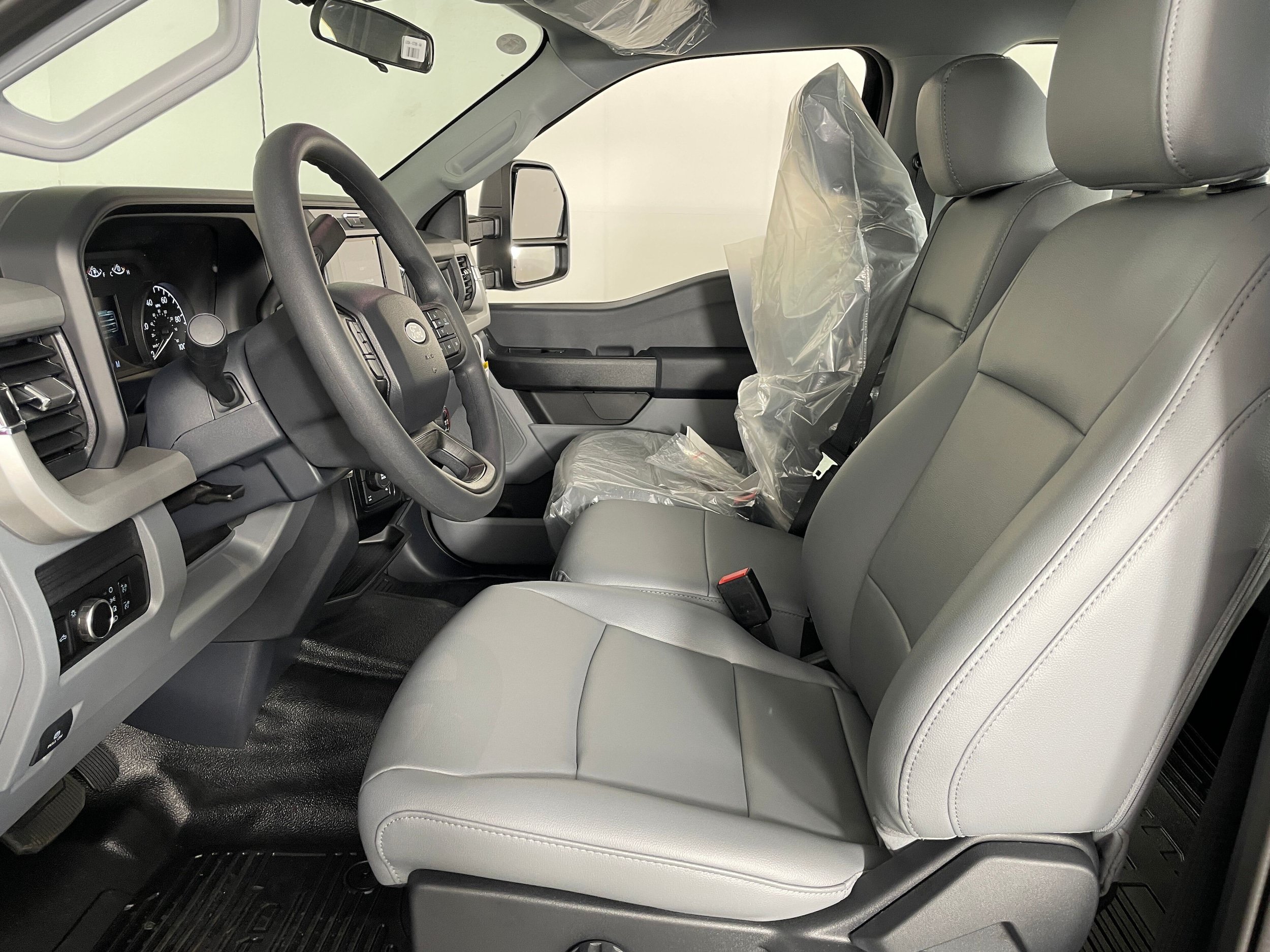 New 2027 Ford F350 XL w/ XL Driver Assist Package AWD/4WD image 2