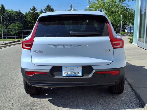 New 2026 Volvo XC40 B5 Plus w/ Climate Package AWD/4WD image 4