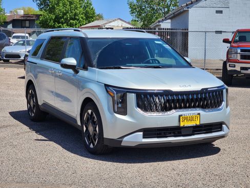 New 2026 Kia Carnival EX FWD image 5