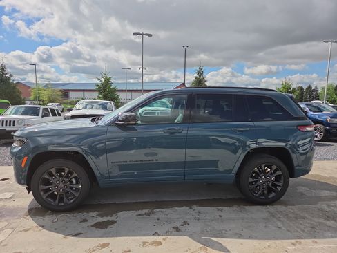 New 2026 Jeep Grand Cherokee Limited AWD/4WD image 11